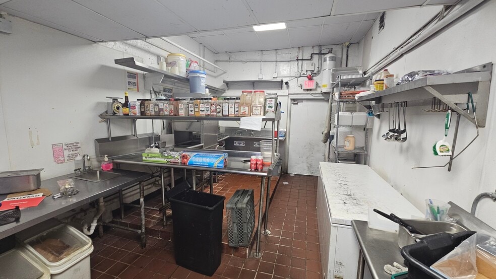 More Photos Of 614 Lake Ave, Lake Worth Restaurant For Sale