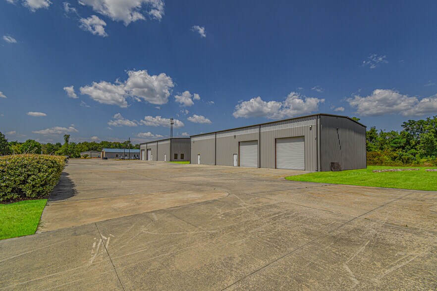 More Photos Of 315 Industrial Park Blvd, Willis Light Manufacturing For Sale