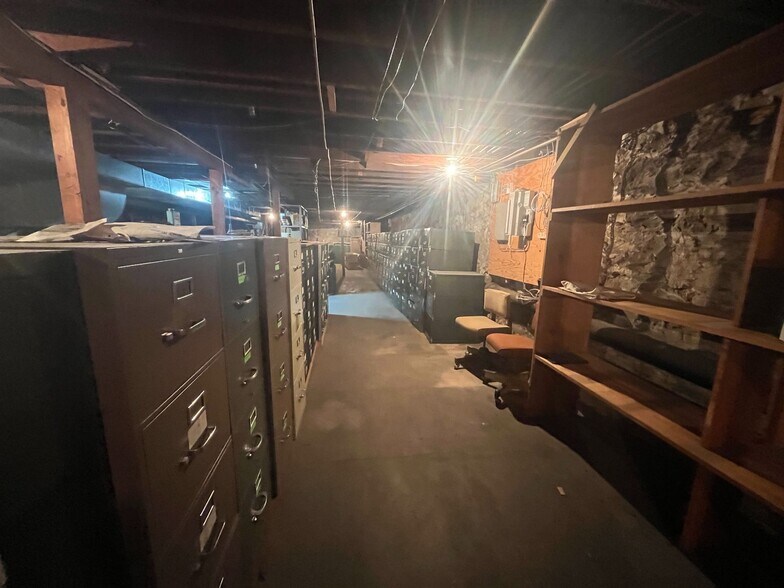 More Photos Of 229 N Main St, Valentine Office For Sale