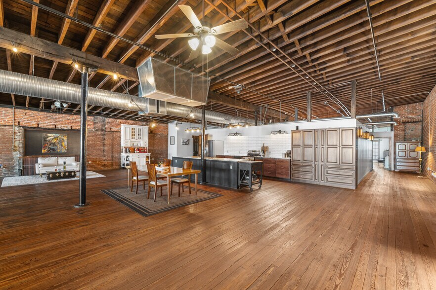 More Photos Of 120 N Elm St, Henderson Storefront Retail Residential For Sale