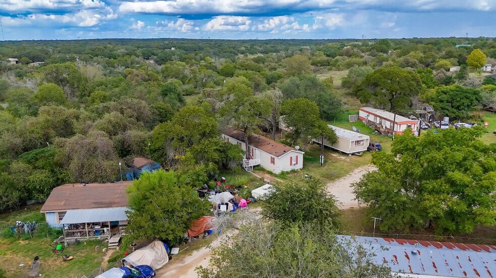 More Photos Of 102 Oak Ridge Dr, Floresville Trailer Camper Park For Sale
