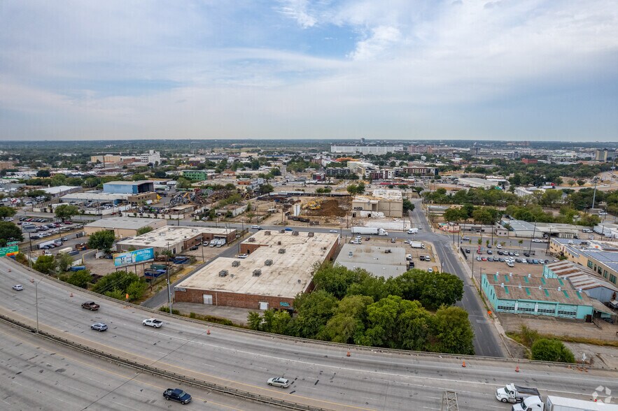 More Photos Of 1912 S Good Latimer Expy, Dallas Warehouse For Sale