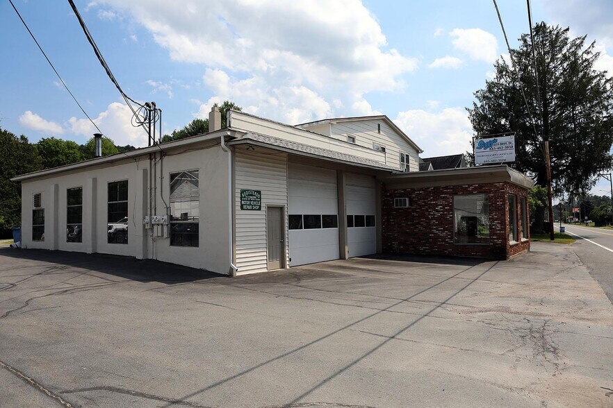 More Photos Of 5013 New York 52, Jeffersonville Auto Repair For Sale