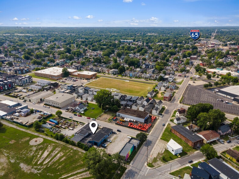 More Photos Of 1122 Deloss St, Indianapolis Warehouse For Sale