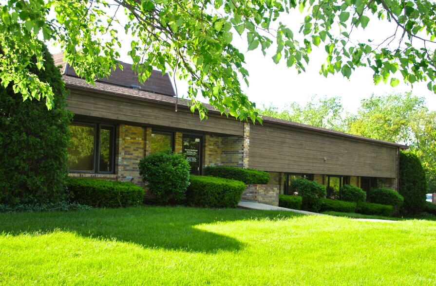 More Photos Of 625 N North Ct, Palatine Unknown For Lease