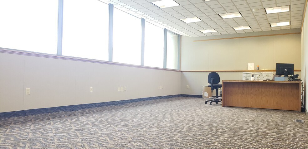 More Photos Of 123 Larned St, Syracuse Manufacturing For Lease