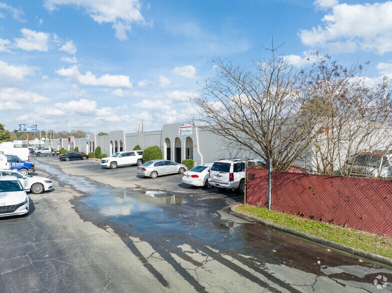 More Photos Of 237 Oxmoor Cir, Birmingham Unknown For Lease