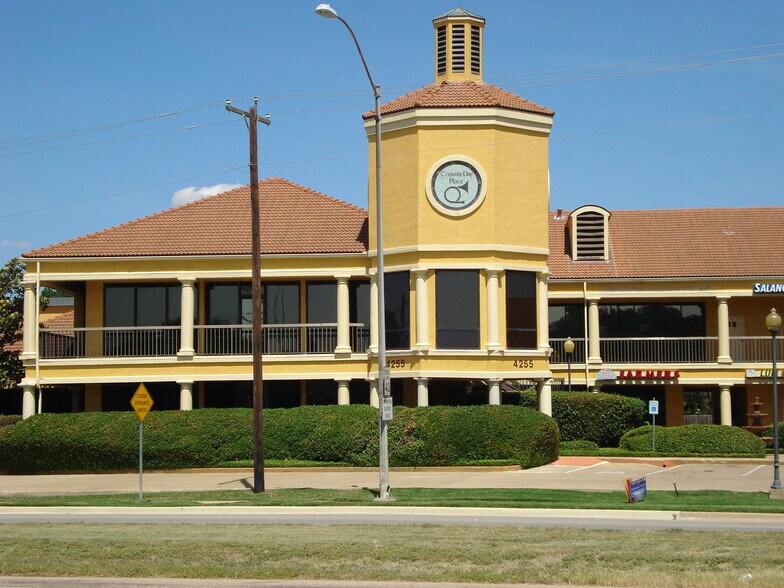 More Photos Of 4255 Bryant Irvin Rd, Fort Worth Medical For Lease