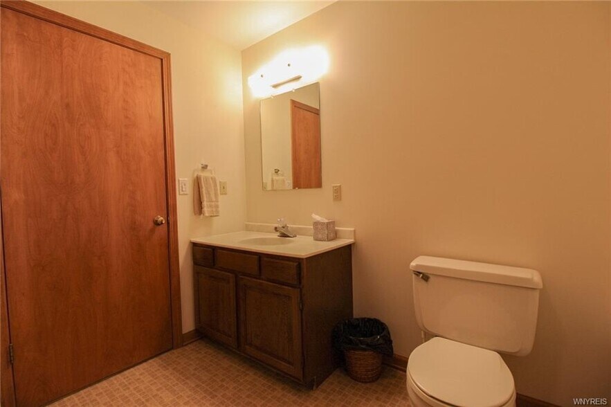 More Photos Of 16789 Kenmore Rd, Kendall Office For Sale