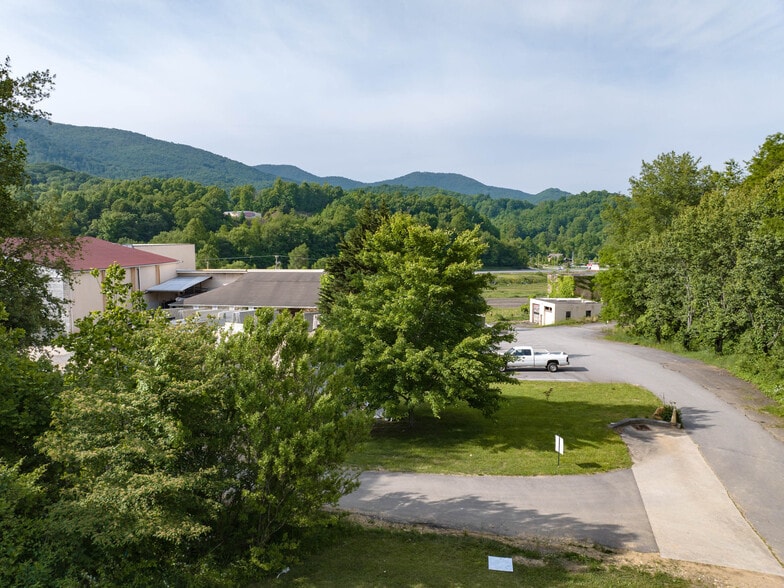 More Photos Of 94 Providence Pl, Waynesville Storefront Retail Office For Sale