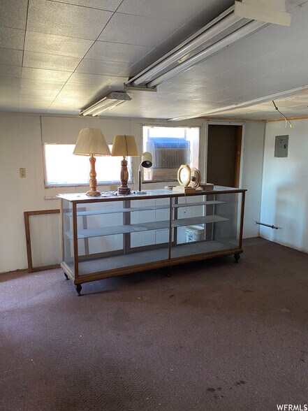 More Photos Of 545 E 100 N, Price Office For Sale