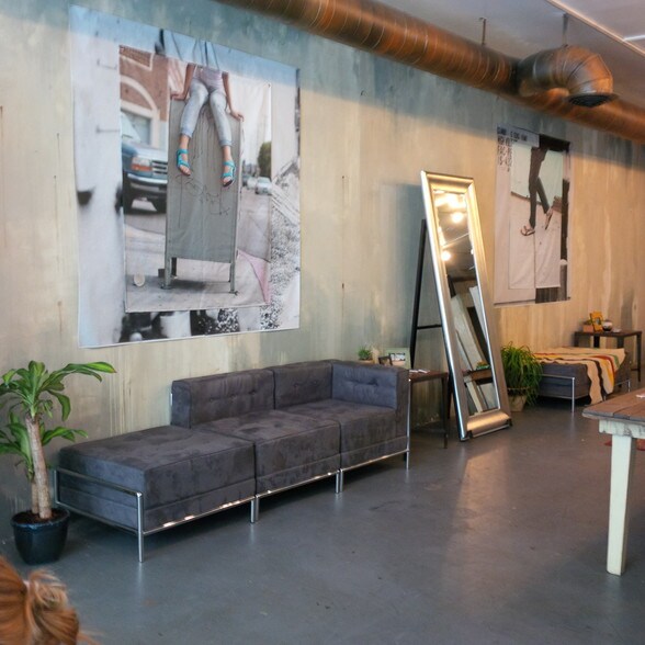 More Photos Of 7761-7763 Melrose Ave, Los Angeles Freestanding For Lease