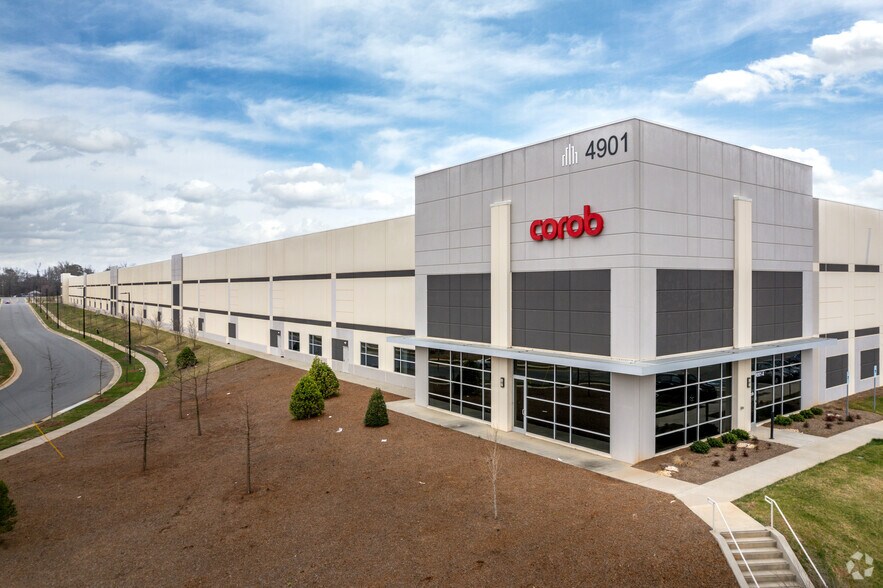 More Photos Of 7224 Statesville Rd, Charlotte Unknown For Lease