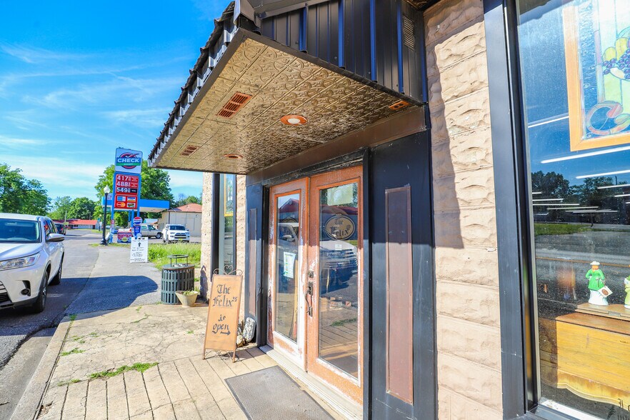 More Photos Of 210 Main St, Hazel Storefront For Sale