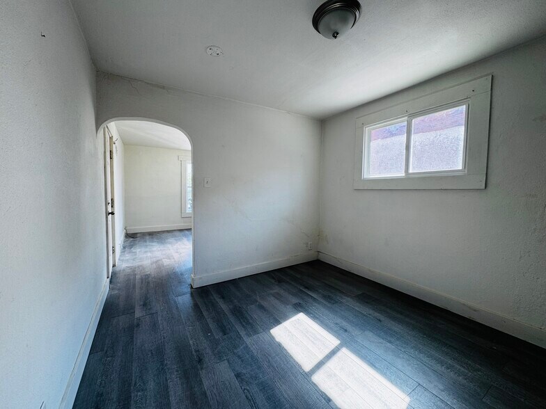More Photos Of 118 N Main St, Livingston Storefront Retail Residential For Sale