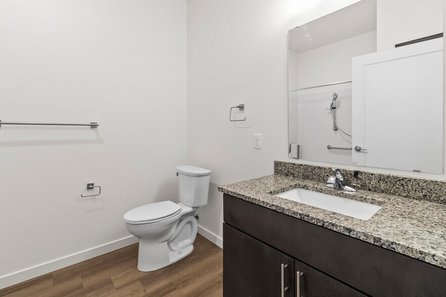 More Photos Of 120 & 124 W Hatting St, Luverne Apartments For Sale