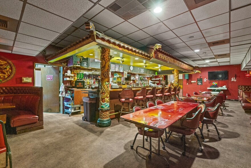 More Photos Of 9 S 1st St, Yakima Restaurant For Sale