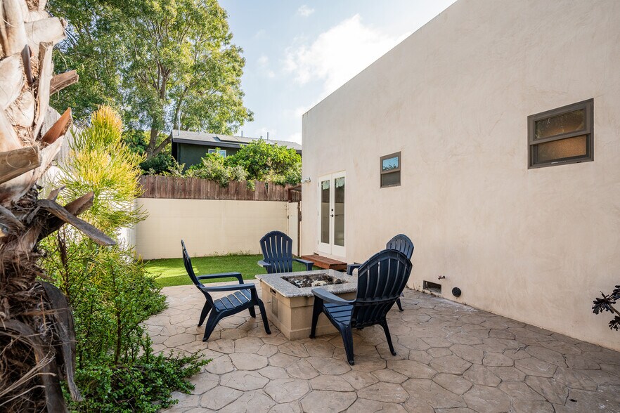 More Photos Of 3718 S Barrington Ave, Los Angeles Rehabilitation Center For Lease