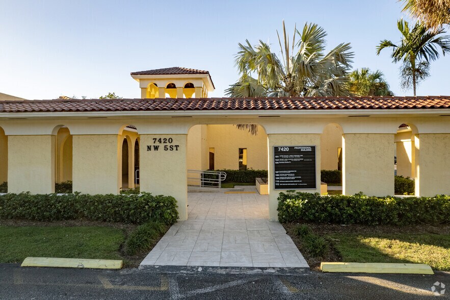 More Photos Of 7390 NW 5th St, Plantation Unknown For Lease