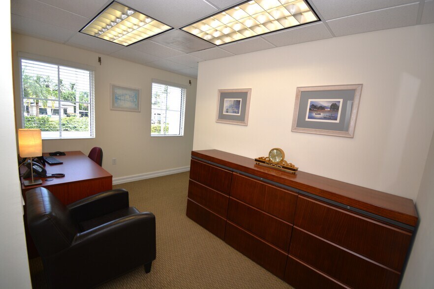 More Photos Of 7765 SW 87th Ave, Miami Office For Sale