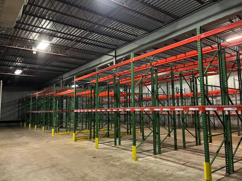 More Photos Of 4591 Colebrook Ave, Emmaus Distribution For Lease