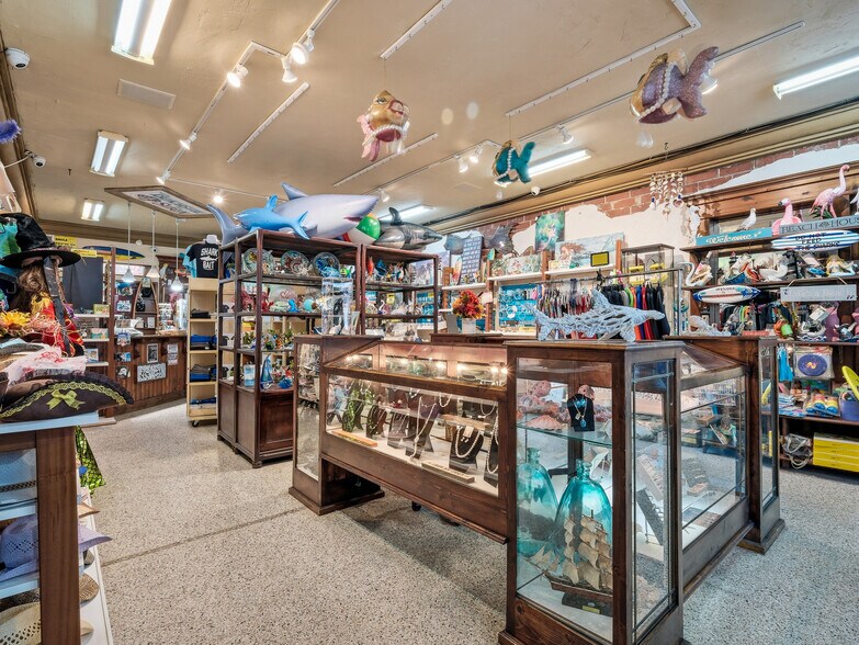 More Photos Of 415 Flagler Ave, New Smyrna Beach Storefront For Sale