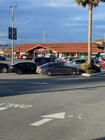 More Photos Of 950-990 E Lake Ave, Watsonville Unknown For Lease