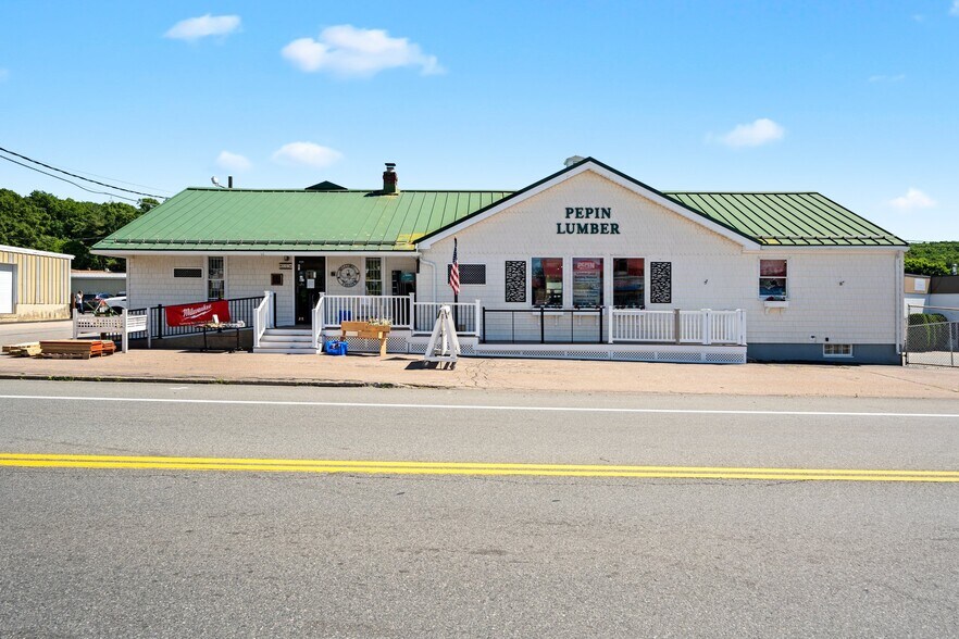 Primary Photo Of 830 Cumberland Hill Rd, Woonsocket Freestanding For Sale