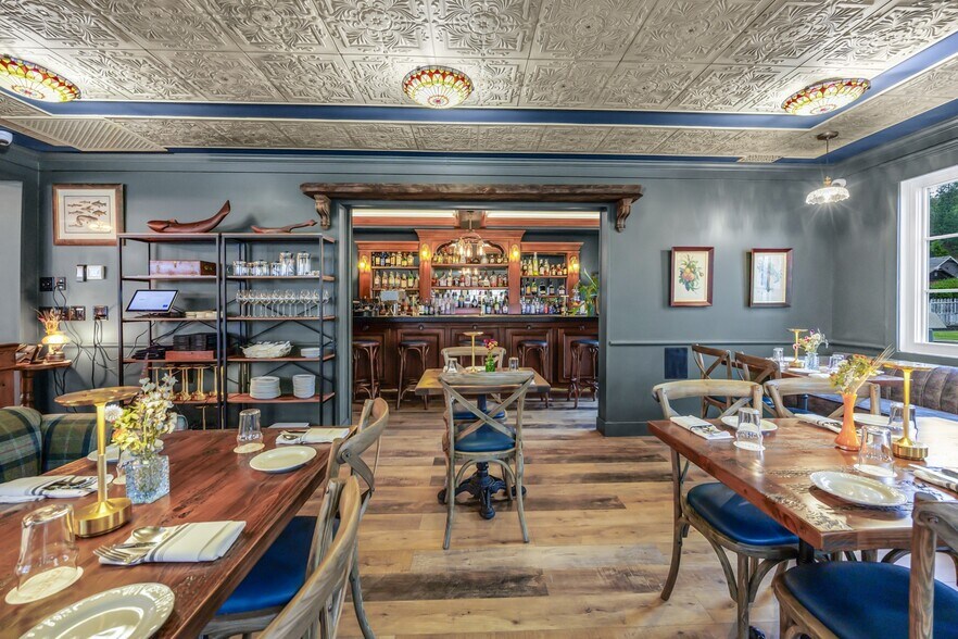 More Photos Of 240 E California St, Jacksonville Hotel For Sale