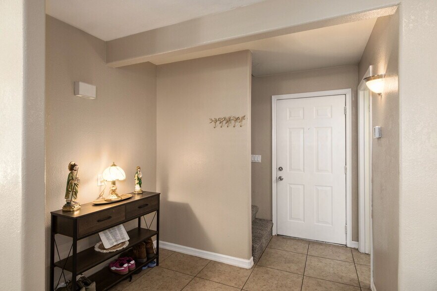 More Photos Of 4308 E Woodward Ave, Fresno Apartments For Sale