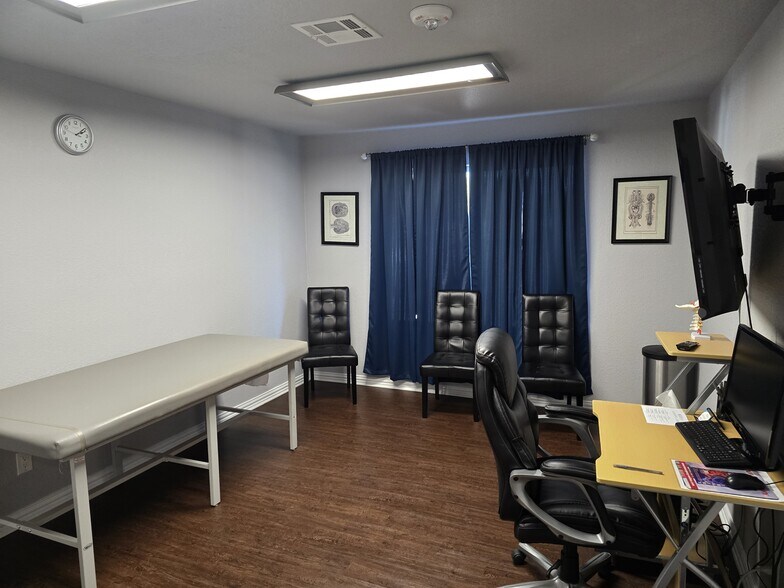 More Photos Of 4515 Lake Shore Dr, Waco Medical For Sale