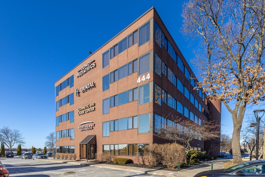 More Photos Of 444 Washington St, Woburn Office For Lease