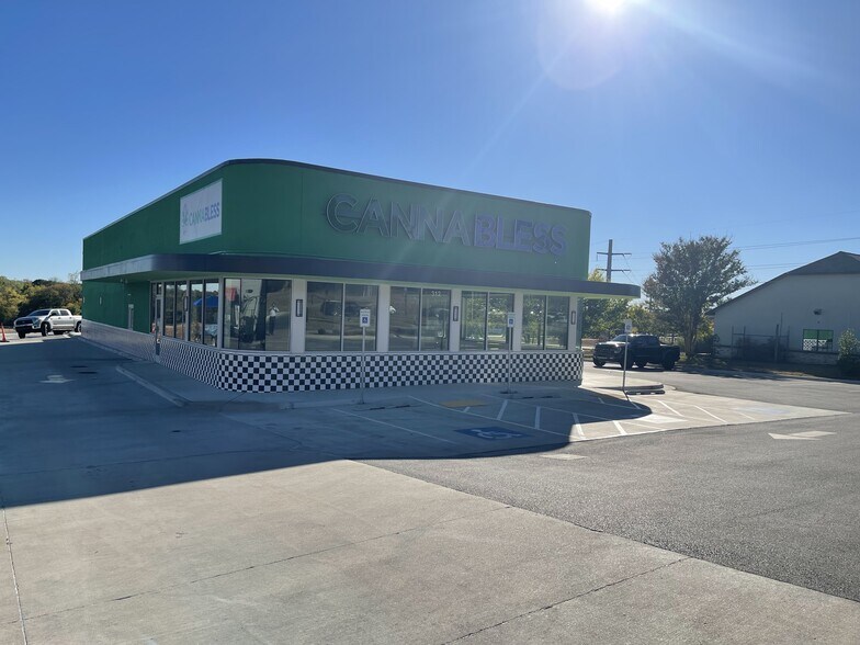 More Photos Of 312 W 71st St, Tulsa Restaurant For Sale