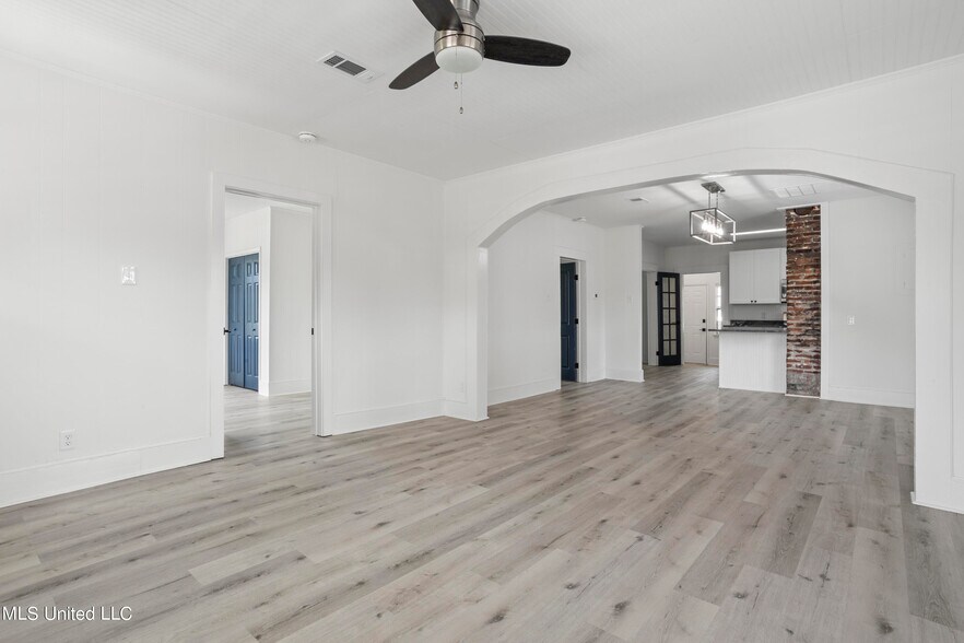 More Photos Of 3406 12th St, Gulfport Specialty For Sale