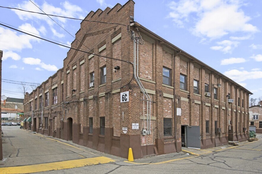 More Photos Of 10 Park Pl, Butler Light Distribution For Lease