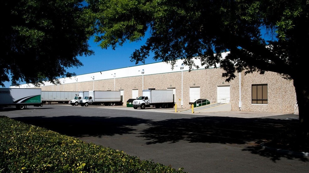 More Photos Of 7524-7598 Currency Dr, Orlando Unknown For Lease