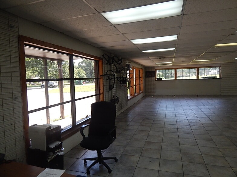 More Photos Of 11 Harvey St, Springfield General Retail For Sale