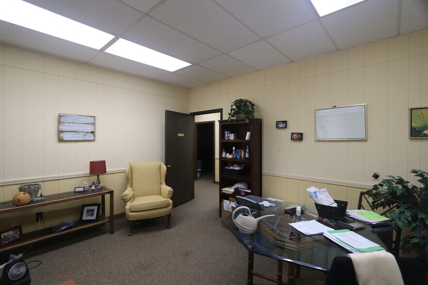More Photos Of 3075 E Grand River Ave, Howell Office For Lease