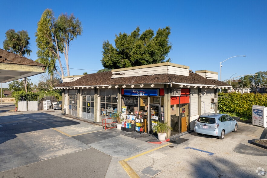 More Photos Of 4762-4960 Irvine Blvd, Irvine Unknown For Lease