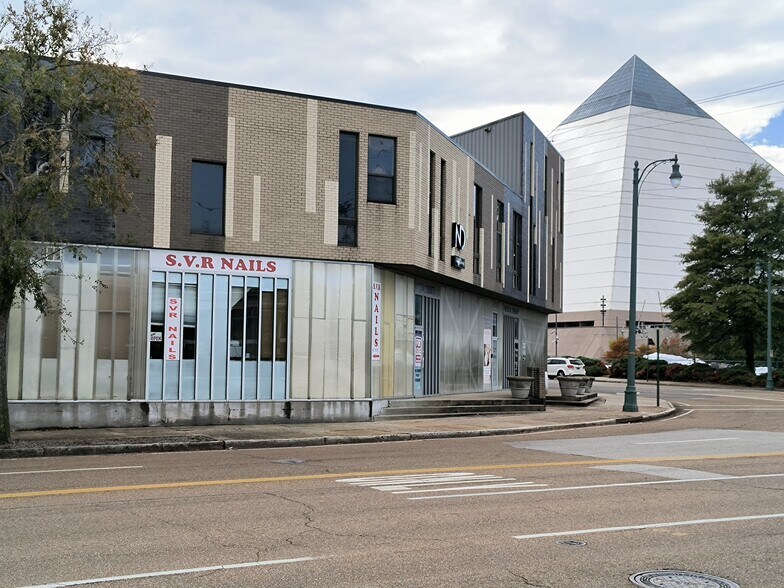 More Photos Of 440 N Front St, Memphis Freestanding For Lease