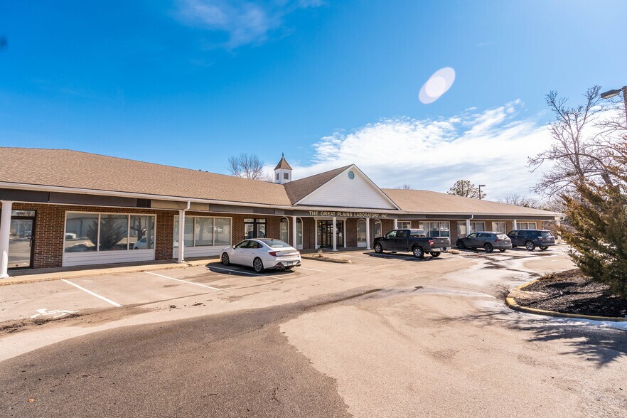 More Photos Of 11813 W 77th St, Lenexa Office For Sale