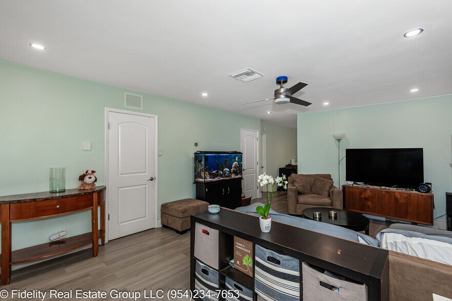 More Photos Of 1425 Ne 55th St, Fort Lauderdale Specialty For Sale