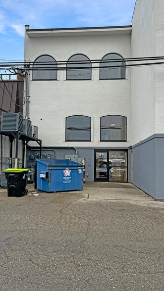 More Photos Of 117 N Mitchell St, Cadillac Medical For Lease