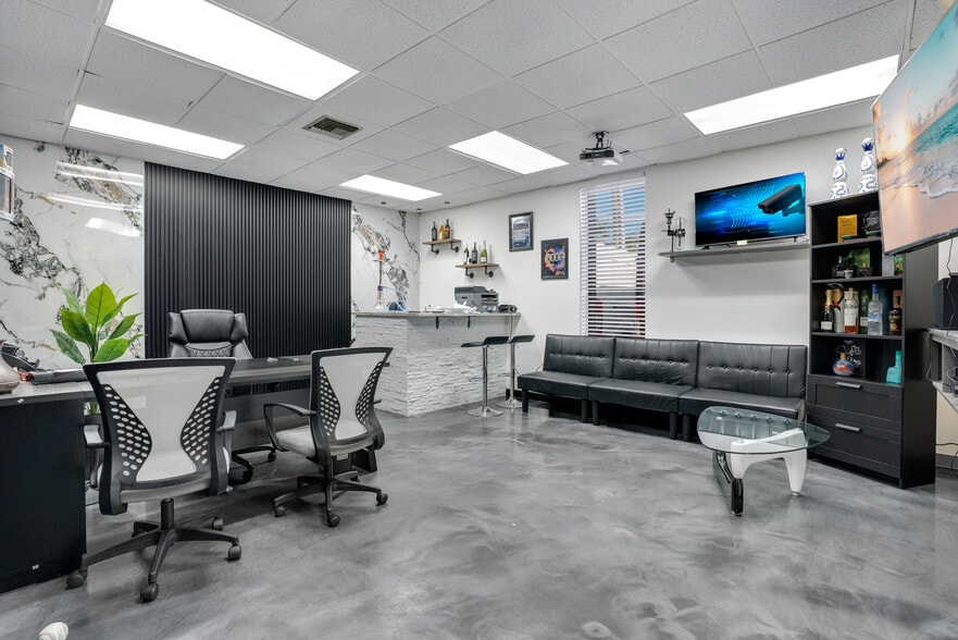 More Photos Of 120 W Carroll St, Kissimmee Industrial For Sale