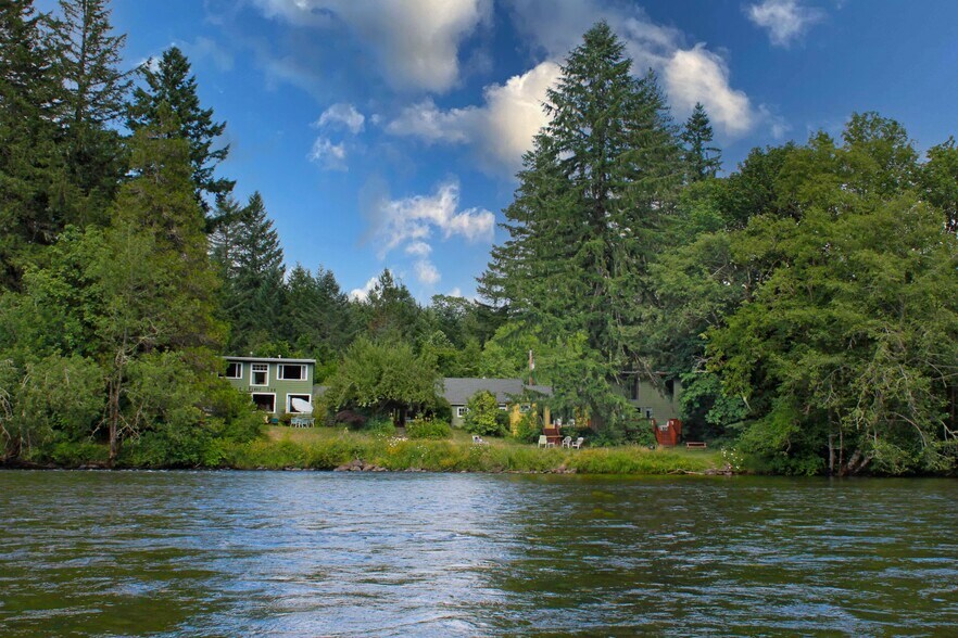 More Photos Of 49164 McKenzie Hwy, Vida Lodge Meeting Hall For Sale