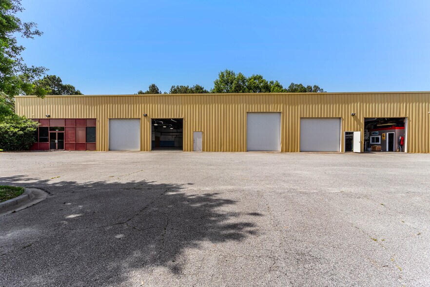 More Photos Of 205 Bourne Blvd, Savannah Warehouse For Sale