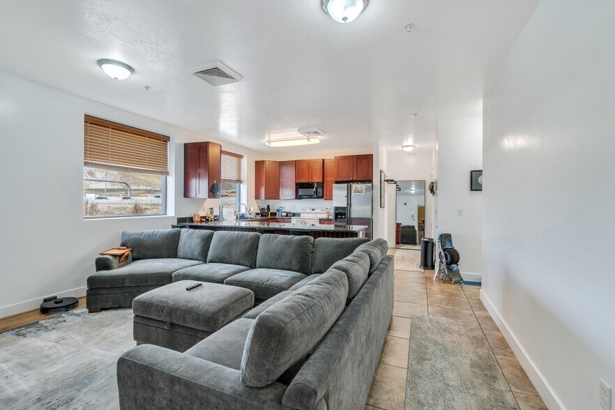 More Photos Of 4285 Thanksgiving Way, Lehi Self Storage For Sale