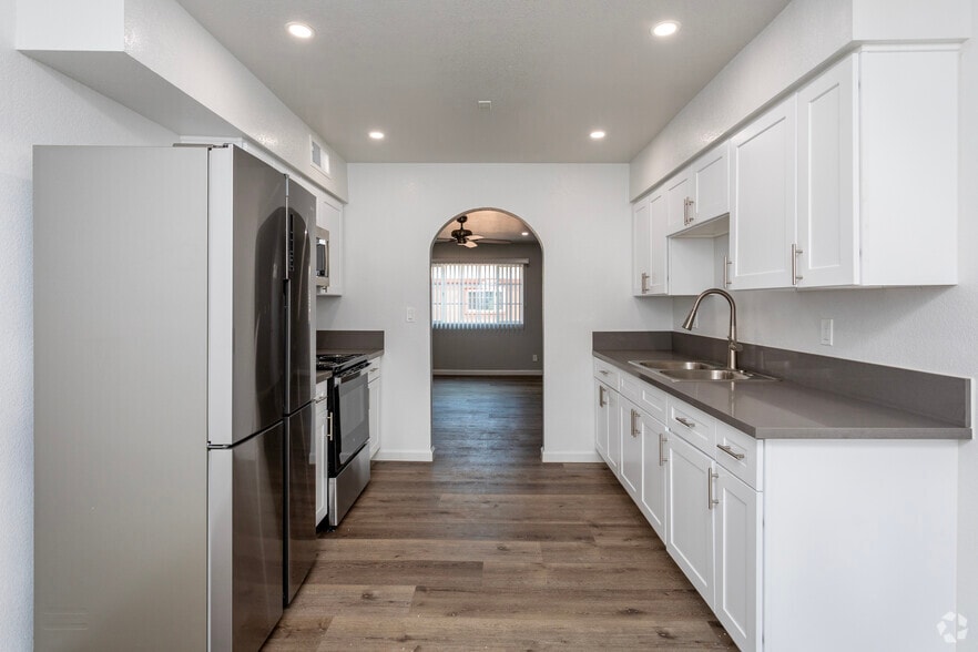 More Photos Of 1223 N Sylmar Ave, Fresno Apartments For Sale