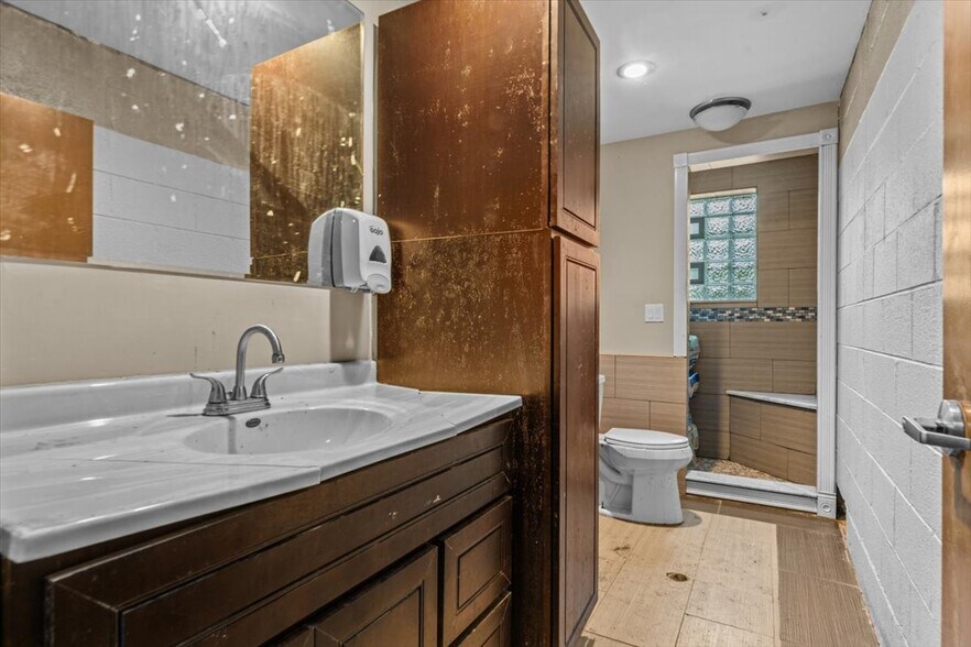More Photos Of 59230 Havenridge Rd, New Haven Manufacturing For Sale