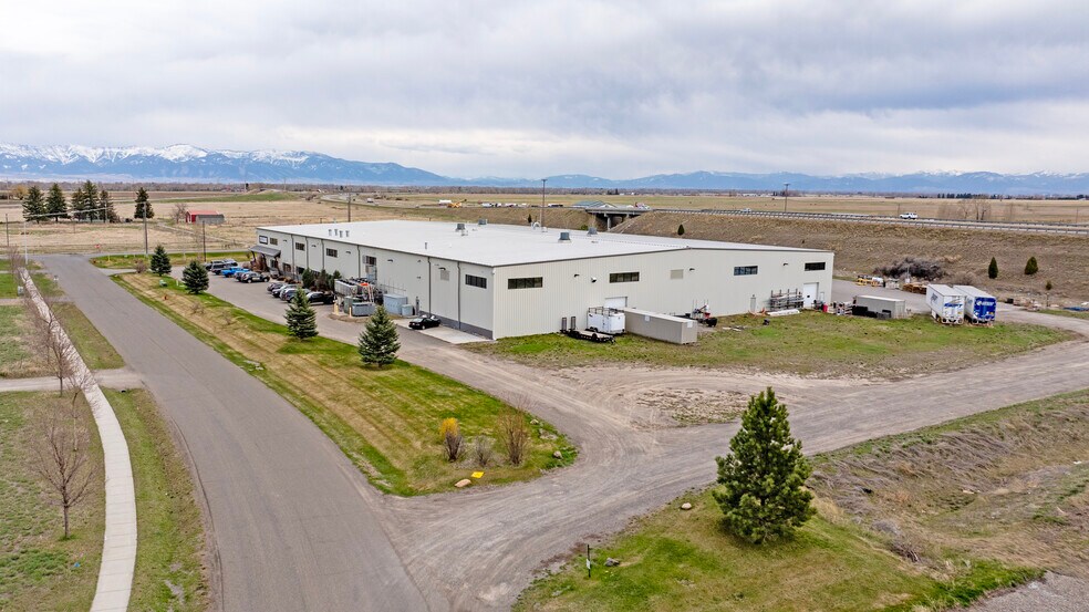 More Photos Of 275 Manhattan South Rd, Manhattan Light Manufacturing For Lease